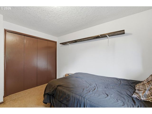 435 S 9TH St, St Helens, OR 97051