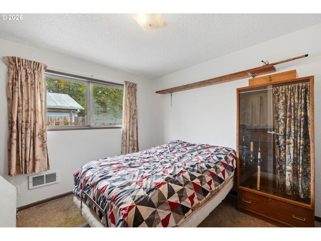435 S 9TH St, St Helens, OR 97051