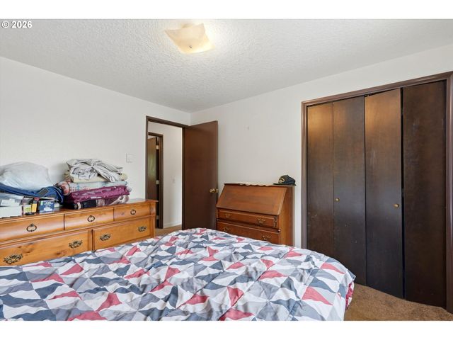 435 S 9TH St, St Helens, OR 97051
