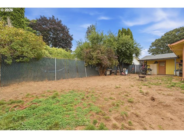 435 S 9TH St, St Helens, OR 97051