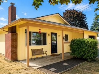 435 S 9TH St, St Helens, OR 97051