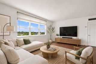 900 SW 84th Ave 415D, Miami, FL 33144