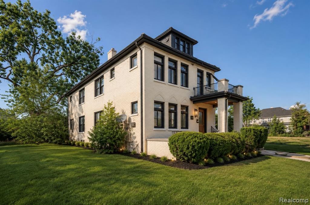 2488 W Buena Vista Street, Detroit, MI 48238
