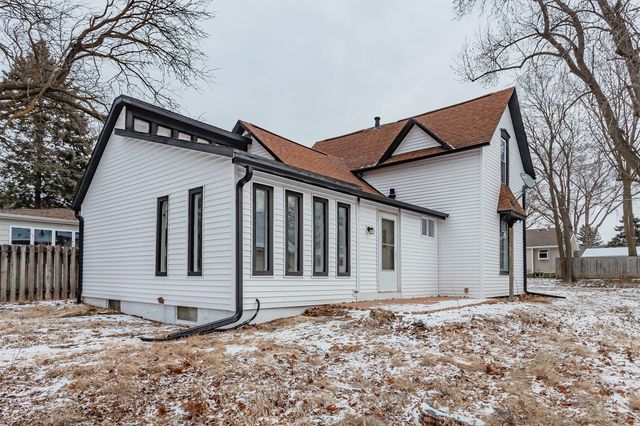 3842 12th Street, Des Moines, IA 50313