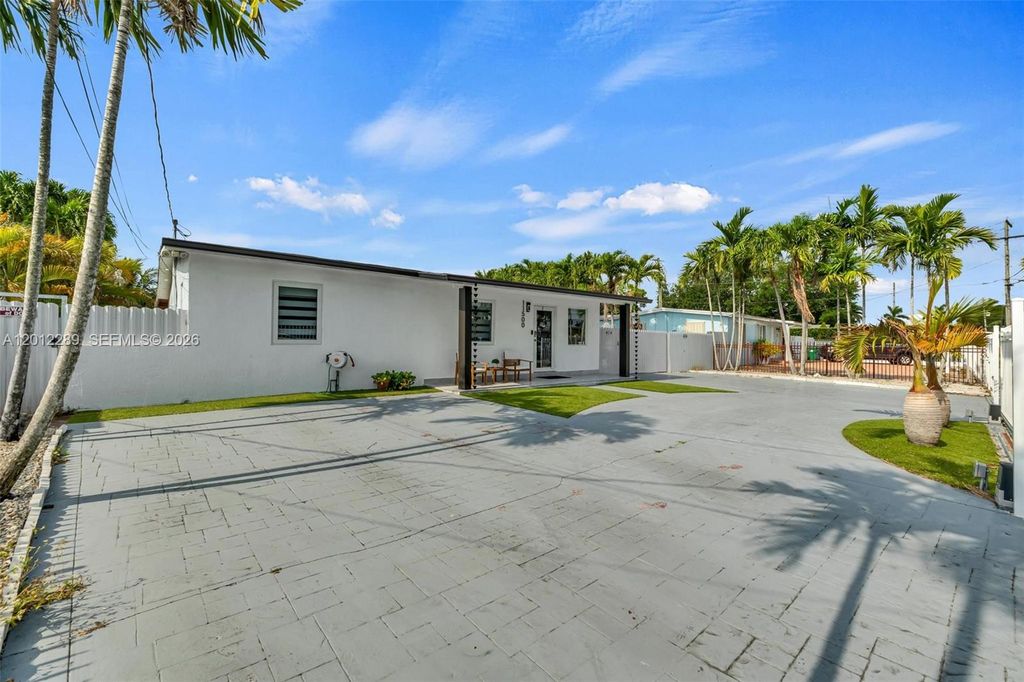 11500 SW 57th Ter, Miami, FL 33173