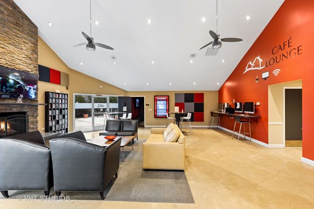 50 Wisteria Lane 3618, Schaumburg, IL 60173