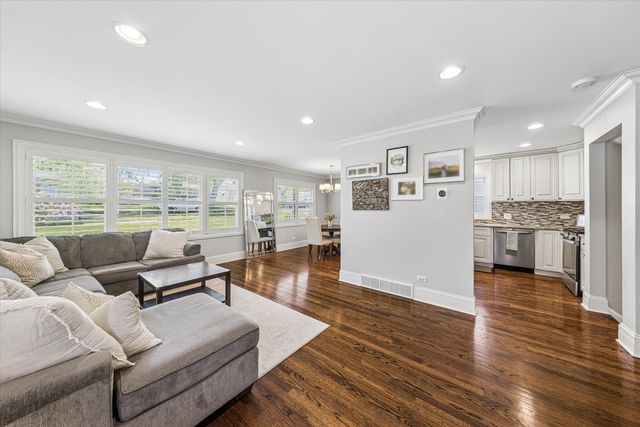 4432 Wilson Avenue, Downers Grove, IL 60515