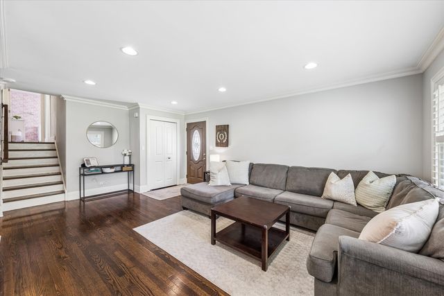 4432 Wilson Avenue, Downers Grove, IL 60515