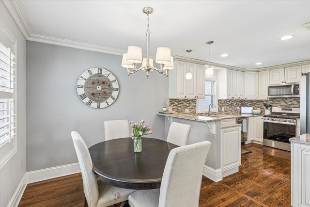 4432 Wilson Avenue, Downers Grove, IL 60515