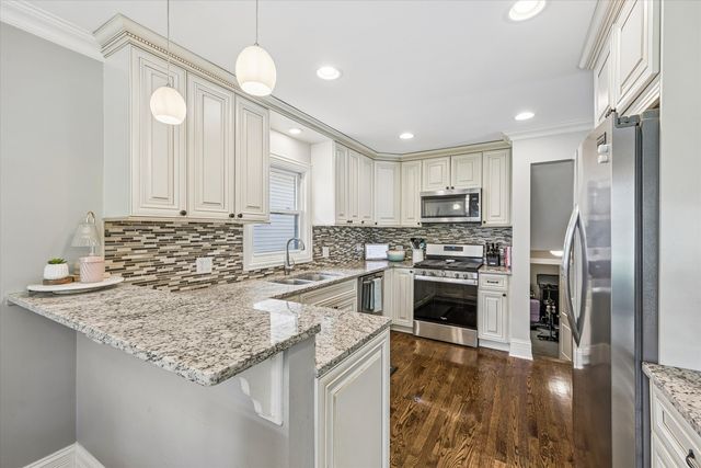 4432 Wilson Avenue, Downers Grove, IL 60515