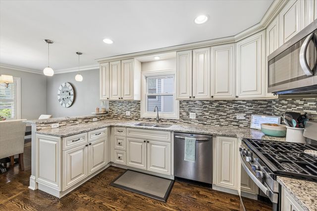 4432 Wilson Avenue, Downers Grove, IL 60515
