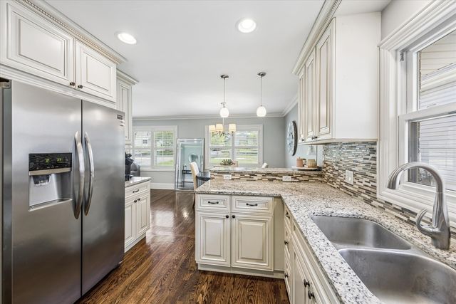 4432 Wilson Avenue, Downers Grove, IL 60515