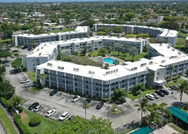 6700 ROYAL PALM Boulevard 203D, Margate, FL 33063