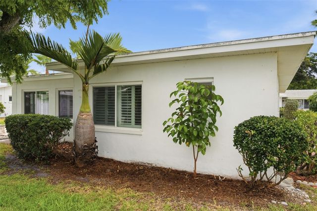 9128 142ND STREET, Seminole, FL 33776