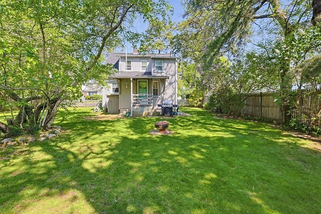 38 Sentinel St, Stoughton, MA 02072