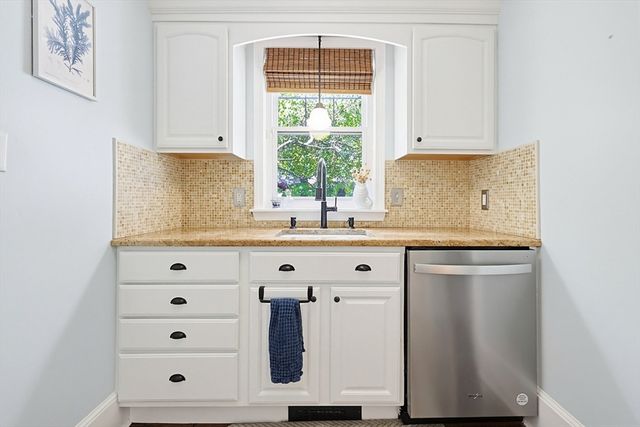 38 Sentinel St, Stoughton, MA 02072