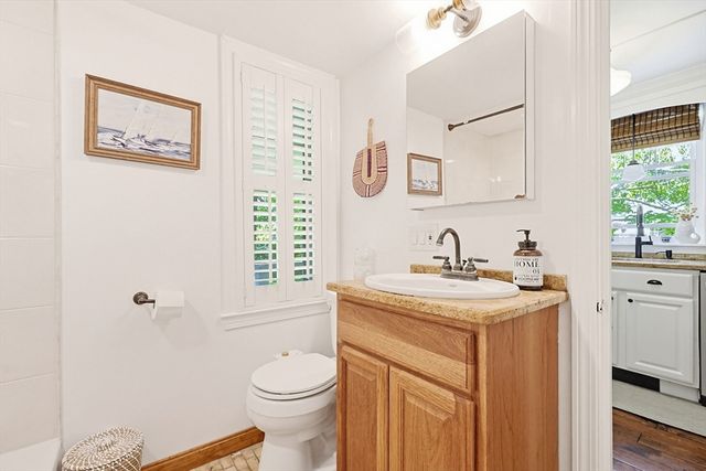 38 Sentinel St, Stoughton, MA 02072