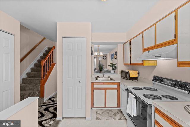 2125 CEDAR BARN WAY, Baltimore, MD 21244