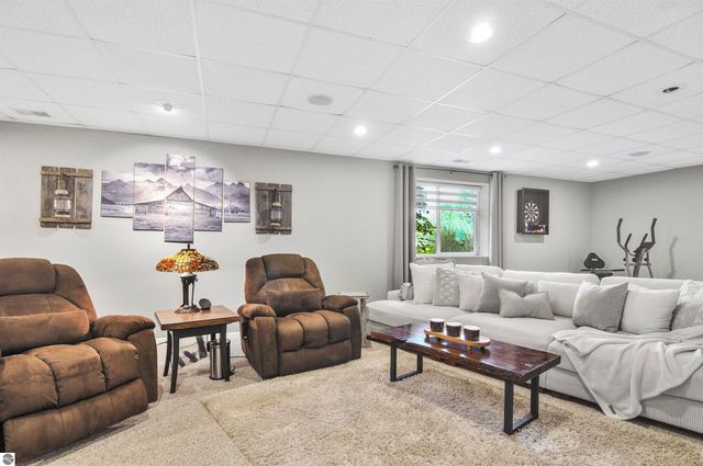21233 Forest Trail, Big Rapids, MI 49307