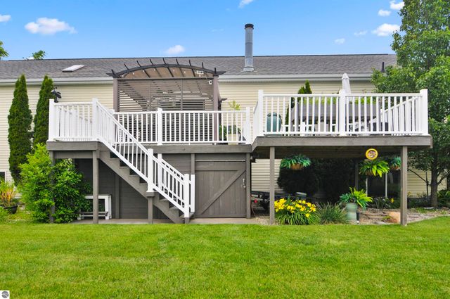 21233 Forest Trail, Big Rapids, MI 49307