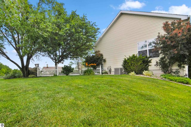 21233 Forest Trail, Big Rapids, MI 49307