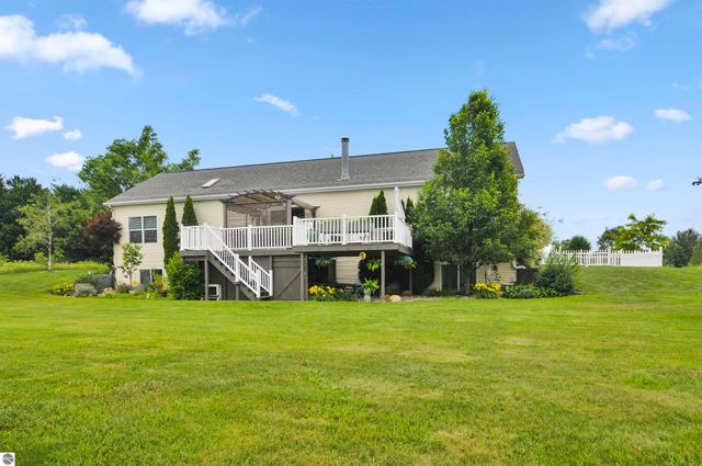 21233 Forest Trail, Big Rapids, MI 49307