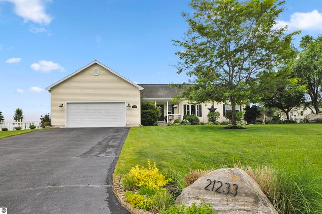 21233 Forest Trail, Big Rapids, MI 49307