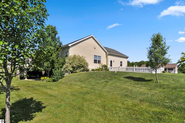 21233 Forest Trail, Big Rapids, MI 49307