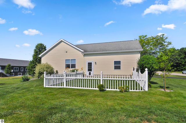 21233 Forest Trail, Big Rapids, MI 49307