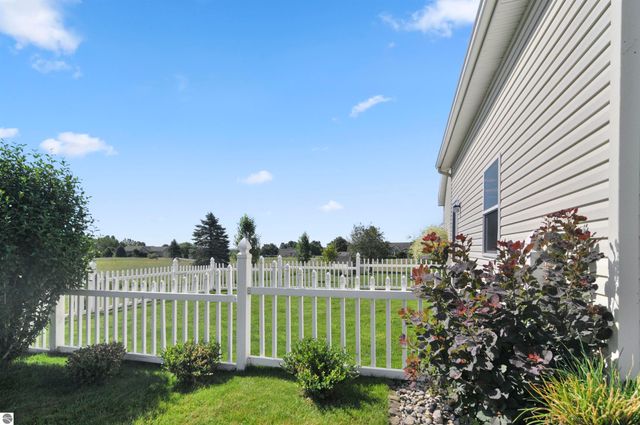21233 Forest Trail, Big Rapids, MI 49307
