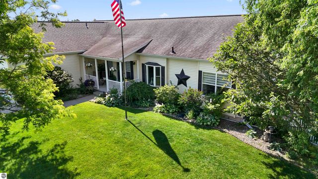 21233 Forest Trail, Big Rapids, MI 49307