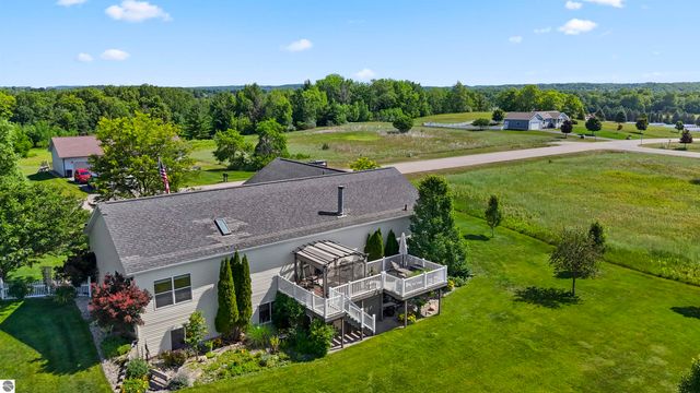 21233 Forest Trail, Big Rapids, MI 49307