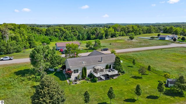 21233 Forest Trail, Big Rapids, MI 49307