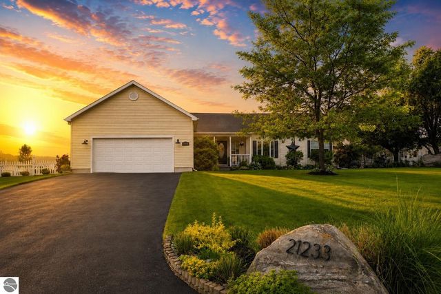 21233 Forest Trail, Big Rapids, MI 49307