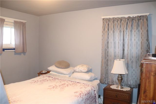 35 Loxley Road, Cheektowaga, NY 14225