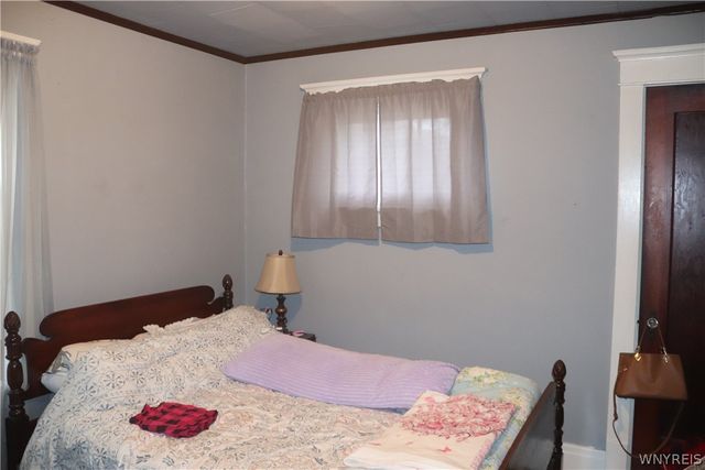 35 Loxley Road, Cheektowaga, NY 14225