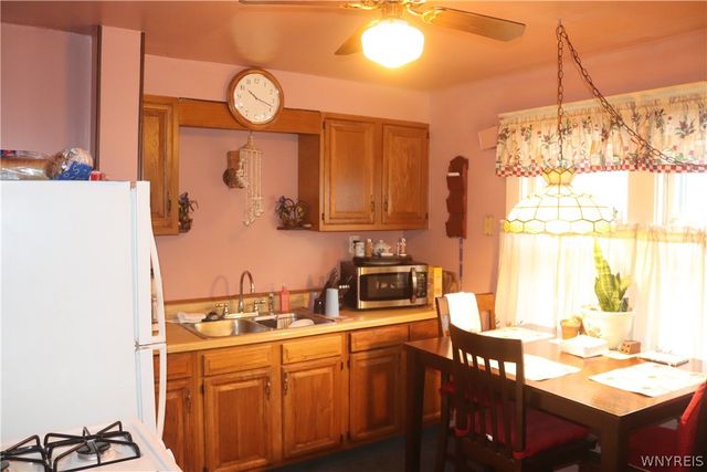 35 Loxley Road, Cheektowaga, NY 14225