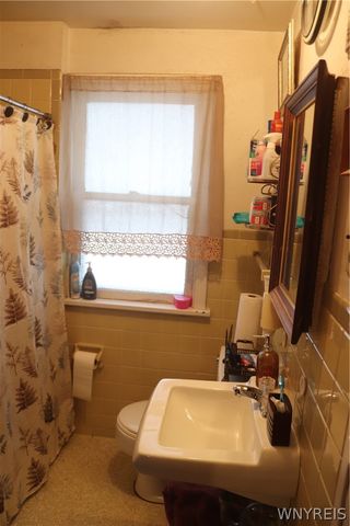 35 Loxley Road, Cheektowaga, NY 14225