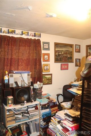 35 Loxley Road, Cheektowaga, NY 14225