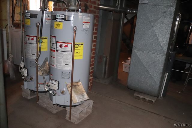 35 Loxley Road, Cheektowaga, NY 14225