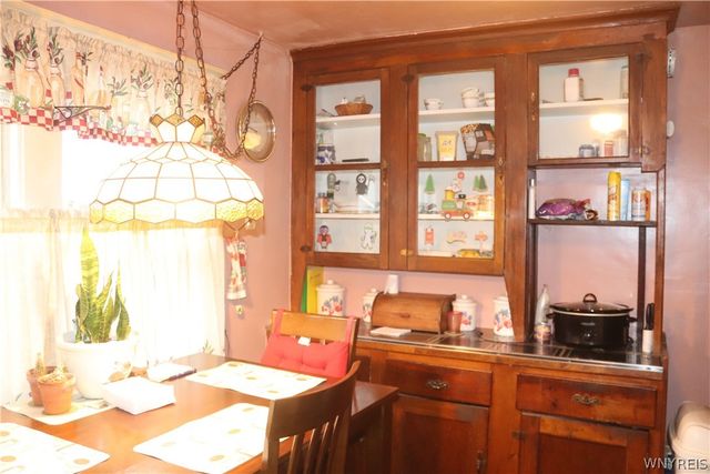 35 Loxley Road, Cheektowaga, NY 14225