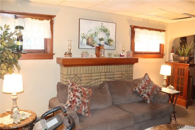 35 Loxley Road, Cheektowaga, NY 14225