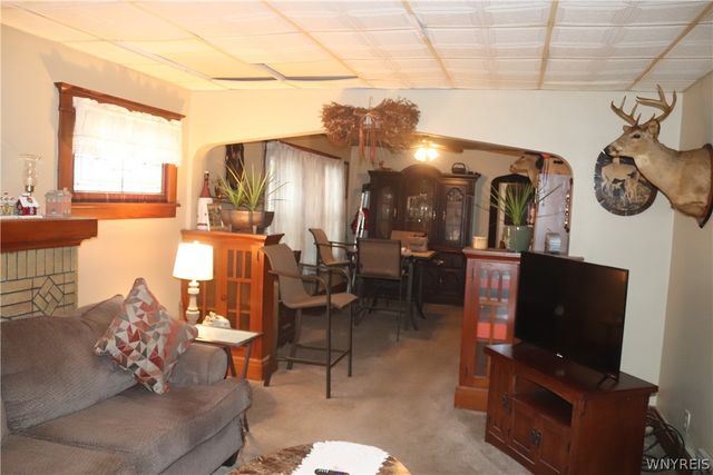 35 Loxley Road, Cheektowaga, NY 14225