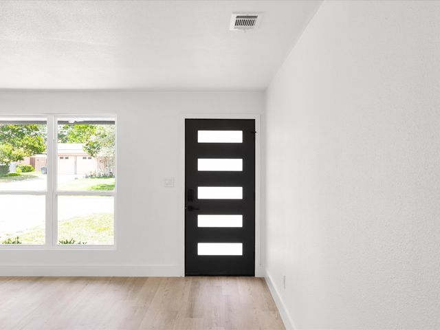1914 Exeter Street, Irving, TX 75062