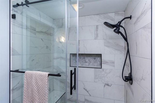 2706 Cumberland Road, Berkley, MI 48072