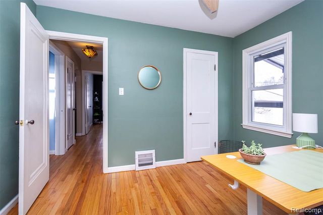 2706 Cumberland Road, Berkley, MI 48072