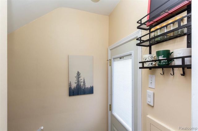 2706 Cumberland Road, Berkley, MI 48072