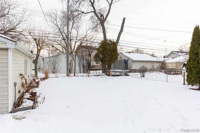 2706 Cumberland Road, Berkley, MI 48072