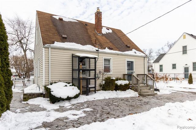 2706 Cumberland Road, Berkley, MI 48072