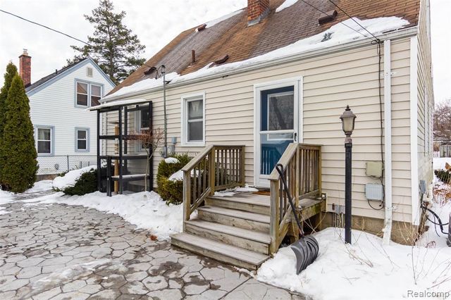 2706 Cumberland Road, Berkley, MI 48072